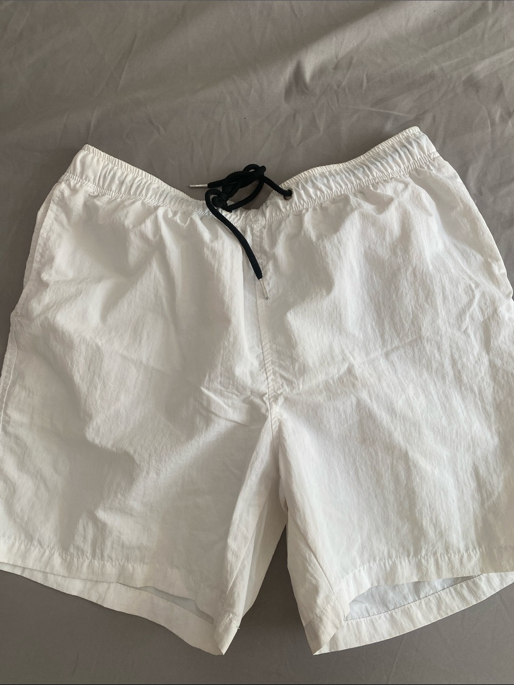 SHEIN White Men's Swim Trunks with Black Drawstring